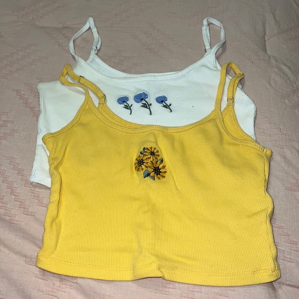 🌟BUNDLE🌟 2 Hollister tank tops